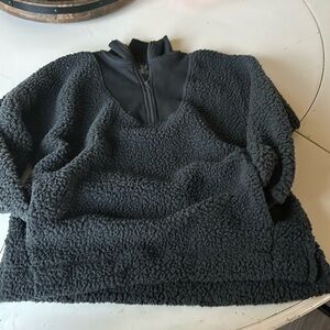 🌸Aerie Black Sherpa Sweater